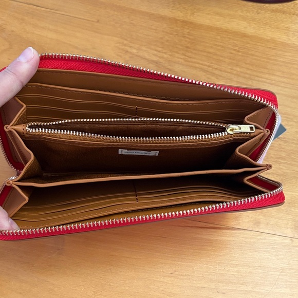 NEW Vera Bradley Red Leather Continental Wallet Goji Berry Red Zip Around Zippy - Picture 6 of 11
